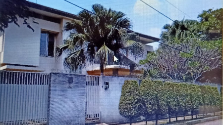 Dijual rumah belokasi di Jl Taman Wijaya Kusuma