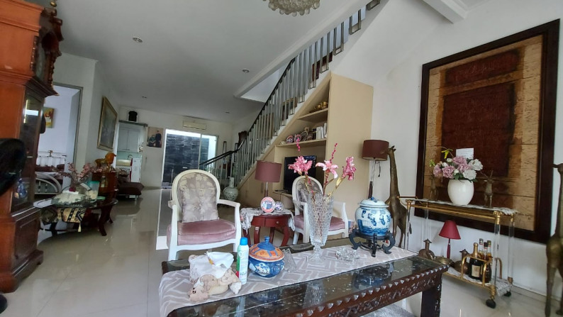 RUMAH HOMIE DALAM TOWN HOUSE DI PEJATEN