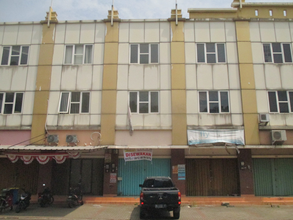 disewa ruko termurah hanya 70jt nego, 3 lantai, siap huni, ruko golden boulevard bsd city tangerang banten