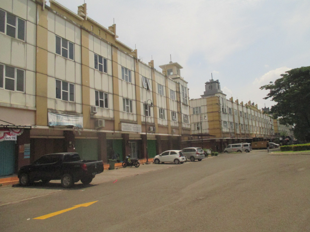 disewa ruko termurah hanya 70jt nego, 3 lantai, siap huni, ruko golden boulevard bsd city tangerang banten