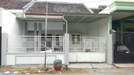 Rumah dijual Western Village Benowo