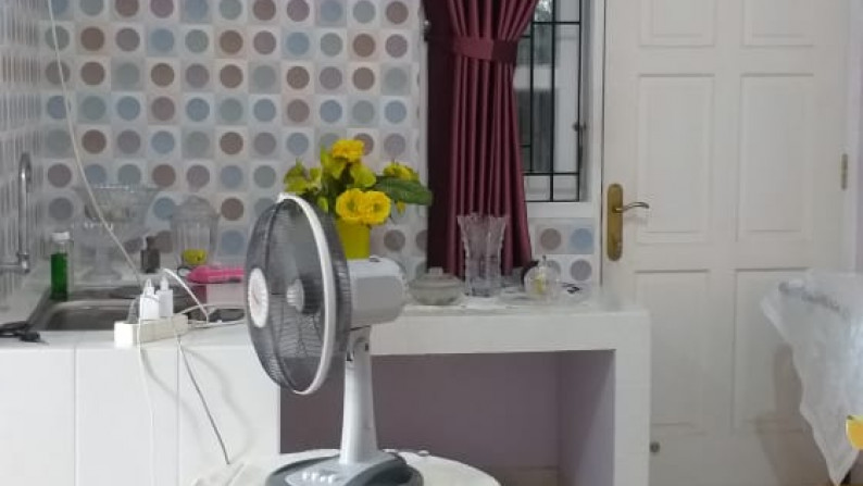 RUMAH TINGGAL SEMI FURNISH UNTUK KELUARGA DI THE RESIDENCE, JL WATES KM 6