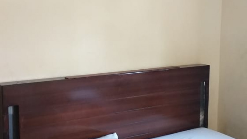RUMAH TINGGAL SEMI FURNISH UNTUK KELUARGA DI THE RESIDENCE, JL WATES KM 6