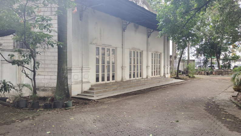 Rumah Klasik - Lama Daerah Menteng - Cikini, Jakarta Pusat Lokasi Strategis