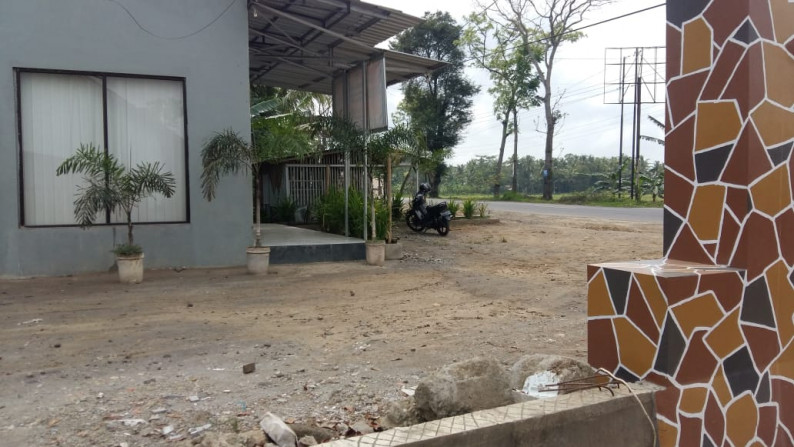 GUDANG LUAS DISEWAKAN DIATAS 2432 METER DI JL RAYA KUTOARJO. DEPAN SPBU