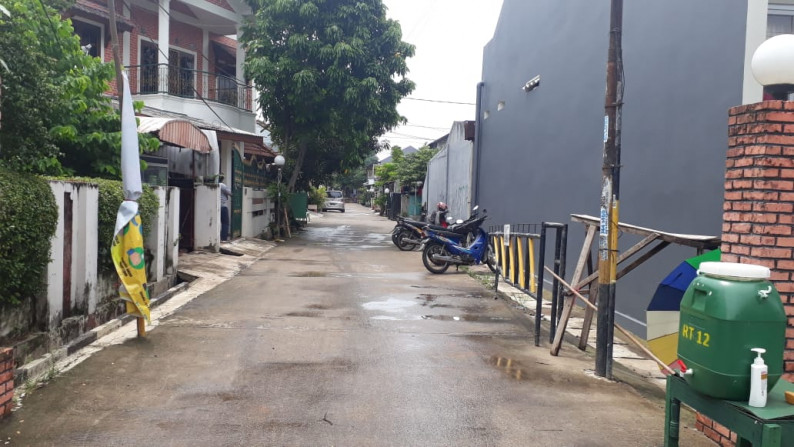 Rumah Sudut 2 lantai Baru Renovasi Lokasi Dekat Bintaro Jaya