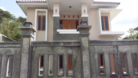 RUMAH SIAP HUNI, SEMI FURNISH, DI DEKAT JL WATES KM 9