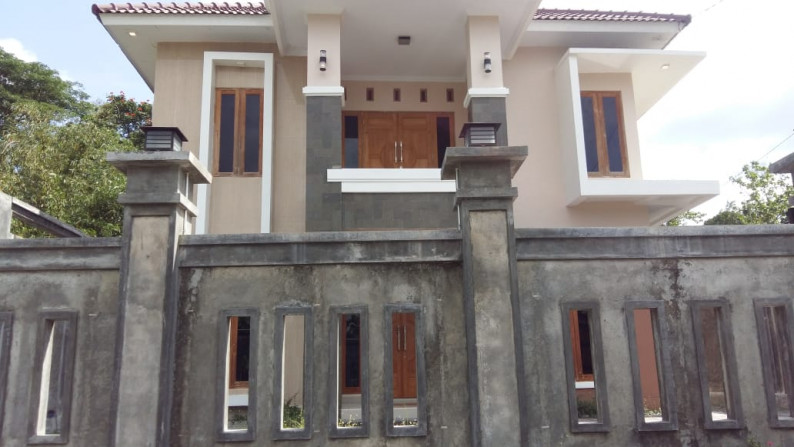 RUMAH SIAP HUNI, SEMI FURNISH, DI DEKAT JL WATES KM 9