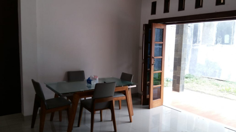 RUMAH SIAP HUNI, SEMI FURNISH, DI DEKAT JL WATES KM 9