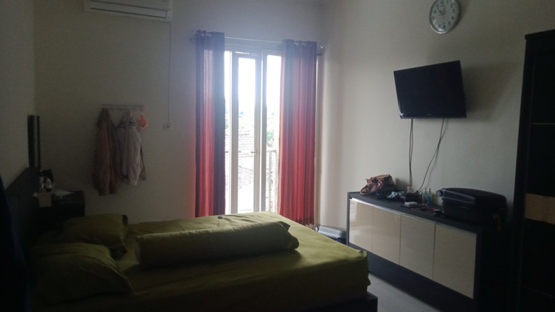 RUMAH SIAP HUNI, FULL FURNISH, DI JL SORAGAN, DEKAT GUBUG MAKAN MANG ENGKING