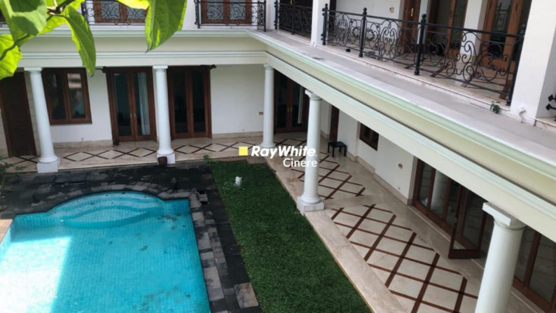 Dijual Rumah Super Mewah Ada Kolam Renang dan Asri di Tulodong, Jakarta Selatan