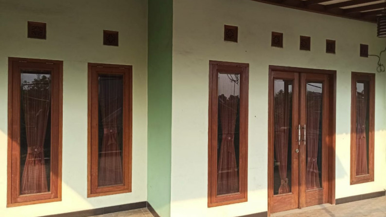 Dijual Rumah Di JL. Binong raya komplek purinusa karawaci - Tangerang