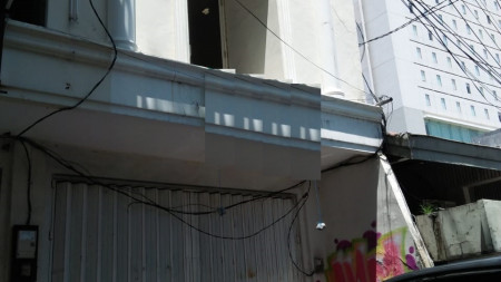 Ruko Dijual di Jalan Biliton, Surabaya