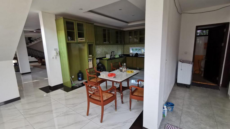 Dijual Villa dengan Pemandangan Yang Indah dan Bangunan Yang Elegan @Dago Pakar Bandung