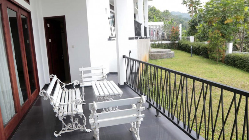 Dijual Villa dengan Pemandangan Yang Indah dan Bangunan Yang Elegan @Dago Pakar Bandung