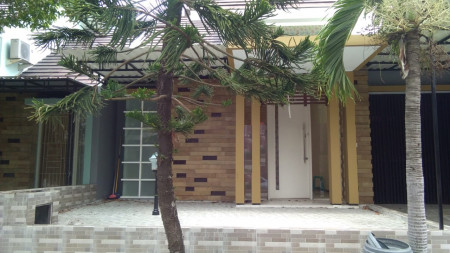 Rumah disewakan Taman Puspa Raya Citraland