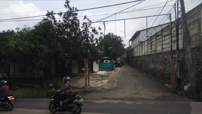 Dijual Ruko 2 1/2 lantai di jalan Parpostel Jatiasih Bekasi