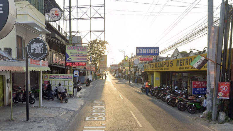 RUKO 3.5 LANTAI+FURNITURE DISEWAKAN , DEKAT LIPPO DAN ATMAJAYA, BABARSARI