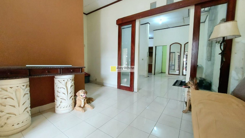 Rumah bergaya bali dalam cluster di Depok