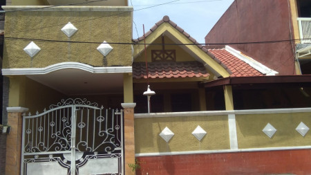 Rumah disewakan Babatan Pratama Wiyung