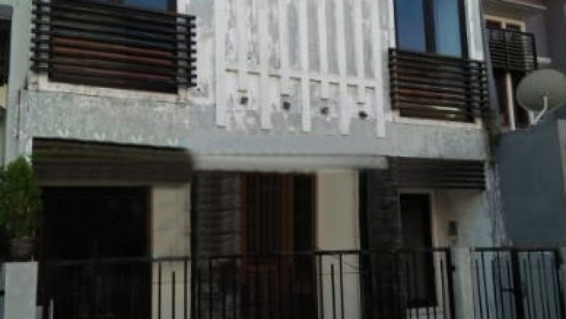 Dijual Rumah 2 lantai di Bendul Merisi Utara, Surabaya