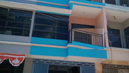 Disewakan Ruko 3 lantai di Jalan Kartini, Gresik