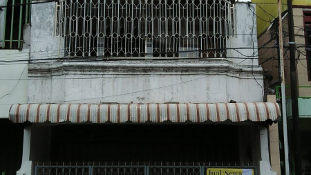 Ruko 3 lantai Dijual di Jalan Simokerto, Surabaya