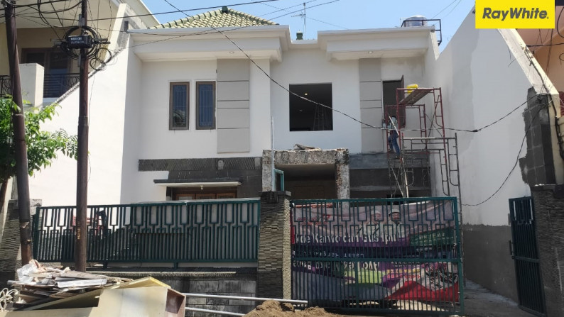 Rumah 2 lantai Dijual di Jalan Margorejo Indah, Surabaya
