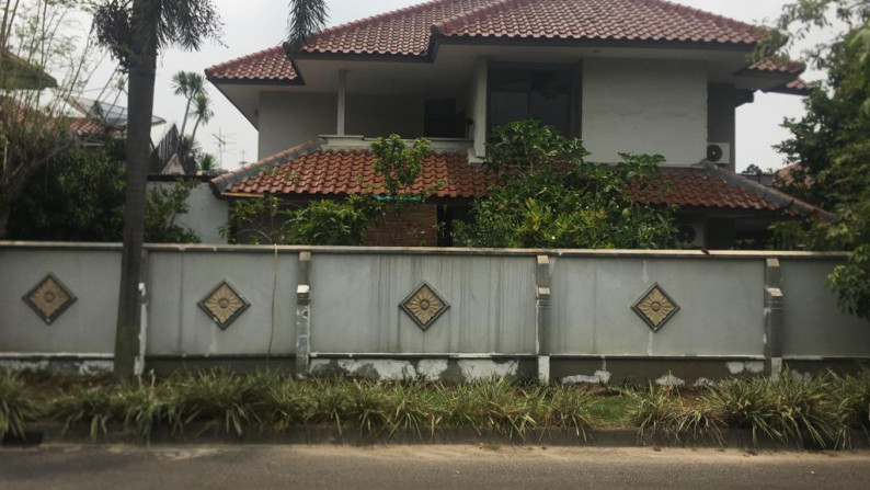 Hidup Tenang & Nyaman di Lingkungan Elit, dengan fasilitas berkelas. Rumah Hoek Siap Huni #HD
