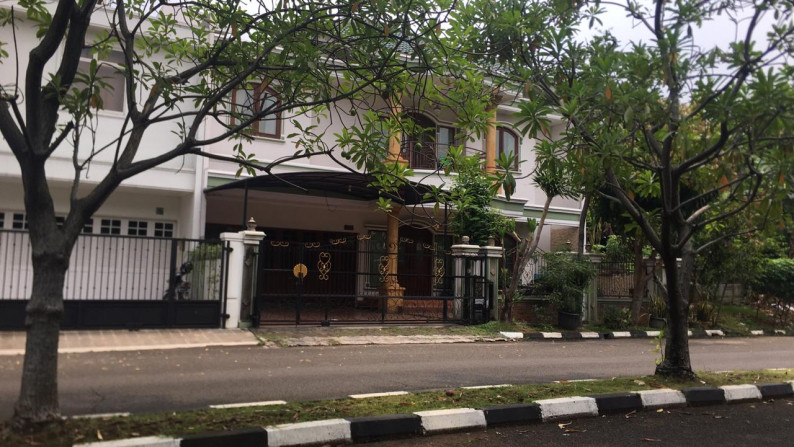 Rumah Mewah di Boulevard Taman Golf Modernland #HD