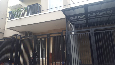 Jual Rumah di Pondok Indah