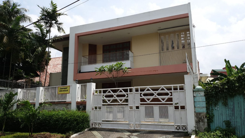 Sewa Rumah di Pondok Indah Desain Classic