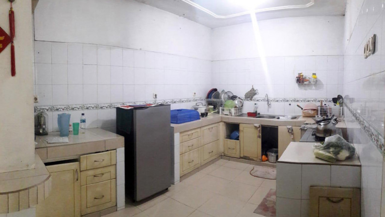 Rumah di Kutisari Indah Selatan, Bagus + Terawat, Jalan depan Paving, Siap Huni, Furnished