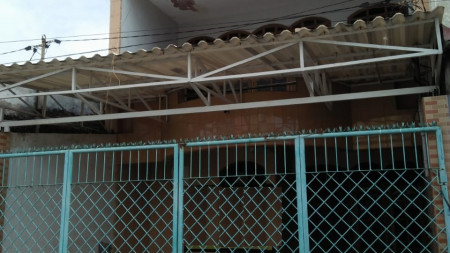 Rumah strategis 2 lantai jalan tembok dukuh