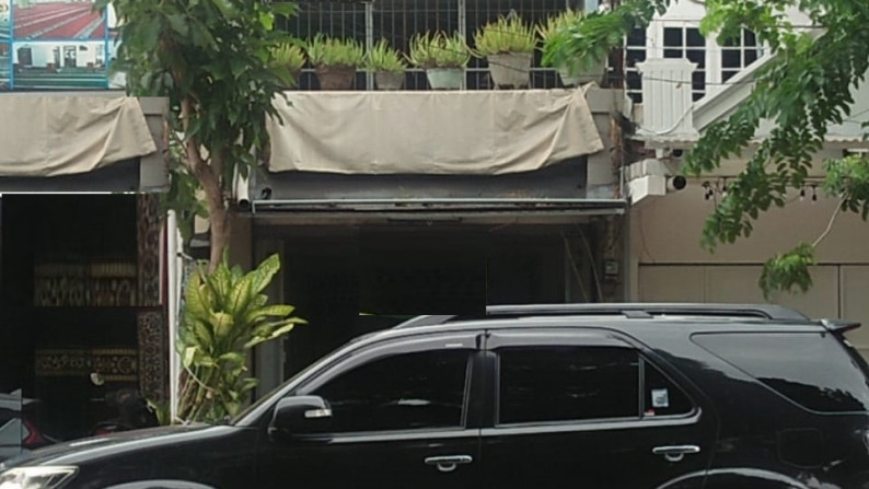 Ruko 2 lantai strategis jalan embong malang