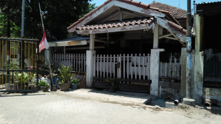 Rumah 2 lantai Jalan Ikan Sumbal