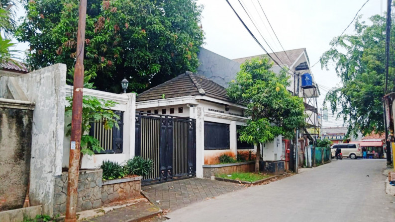 Rumah Bagus Di Lokasi Sangat Strategis Di Gandaria, Jagakasa DKI Jakarta