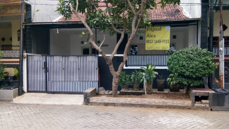 Rumah 1.5 lantai siap huni  lebak indah utara