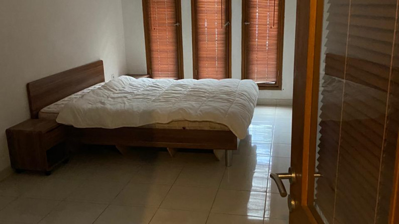 Rumah nyaman siap huni di bintaro sektor 5 jarang ada