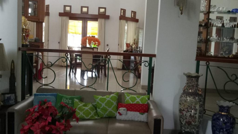 Dijual Rumah Arsi dan Nyaman di Pejaten Timur, Pasar Minggu Jakarta Selatan