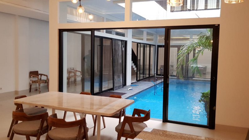 Sewa Rumah Mewah di Menteng Modern Minimalis