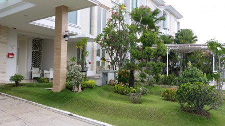 Rumah dijual Ritz Embassy Pakuwon Indah