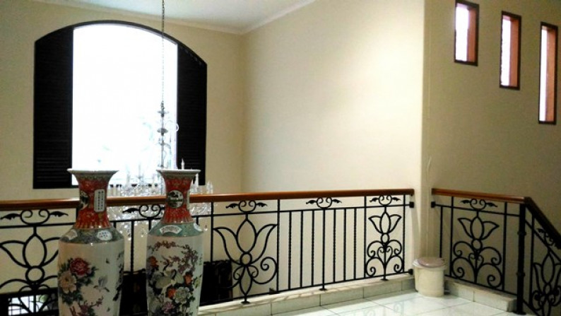 Rumah Cantiq siap huni 200m 2Lt harga 4M Nego sampai Deal #AM