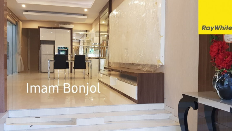 Dijual Rumah 2 lantai di Jalan Imam Bonjol, Surabaya