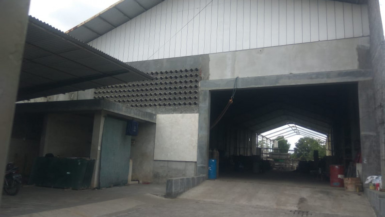 GUDANG SIAP PAKAI , DI JL MRISI, DEKAT LAPANGAN MADUKISMO, DAN RINGROAD SELATAN