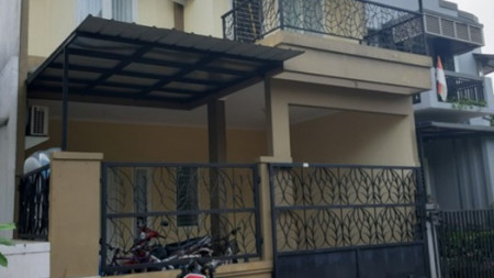 Rumah Bagus Di Jl Irian, Nusa Loka BSD Tangerang Selatan