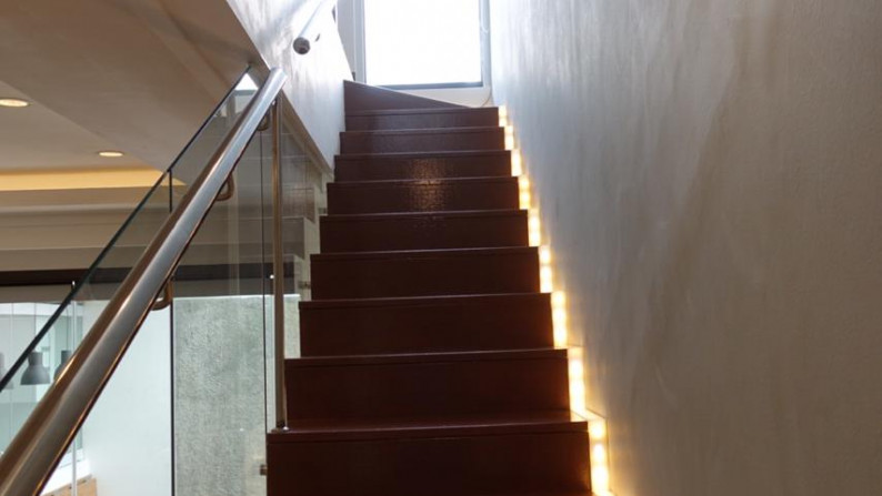 Rumah 2 Lantai FULL FURNISHED, di BINTARO Sektor 9, Luas 144 M, Harga 5,7 M. Nego.#AMTS