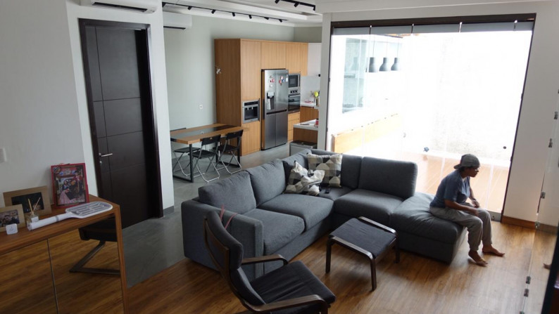 Rumah 2 Lantai FULL FURNISHED, di BINTARO Sektor 9, Luas 144 M, Harga 5,7 M. Nego.#AMTS