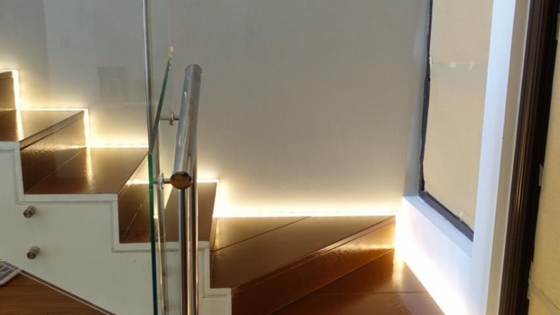 Rumah 2 Lantai FULL FURNISHED, di BINTARO Sektor 9, Luas 144 M, Harga 5,7 M. Nego.#AMTS