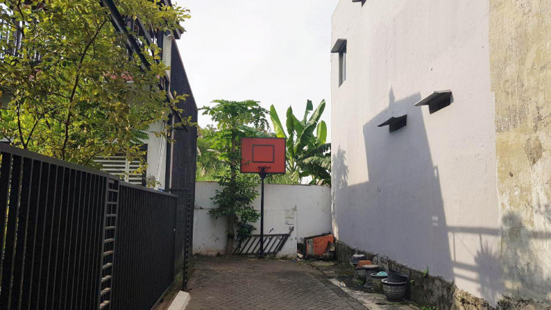 Rumah di Kutisari Selatan, Minimalis, Bagus, One Gate (Aman), Jalan depan Paving, Siap Huni